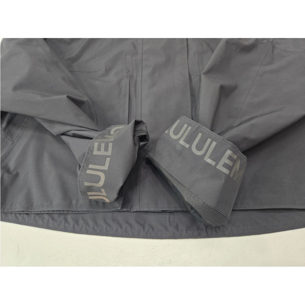 Lululemon Rain Chaser Jacket Black Size 4 Womens - Picture 3 of 11